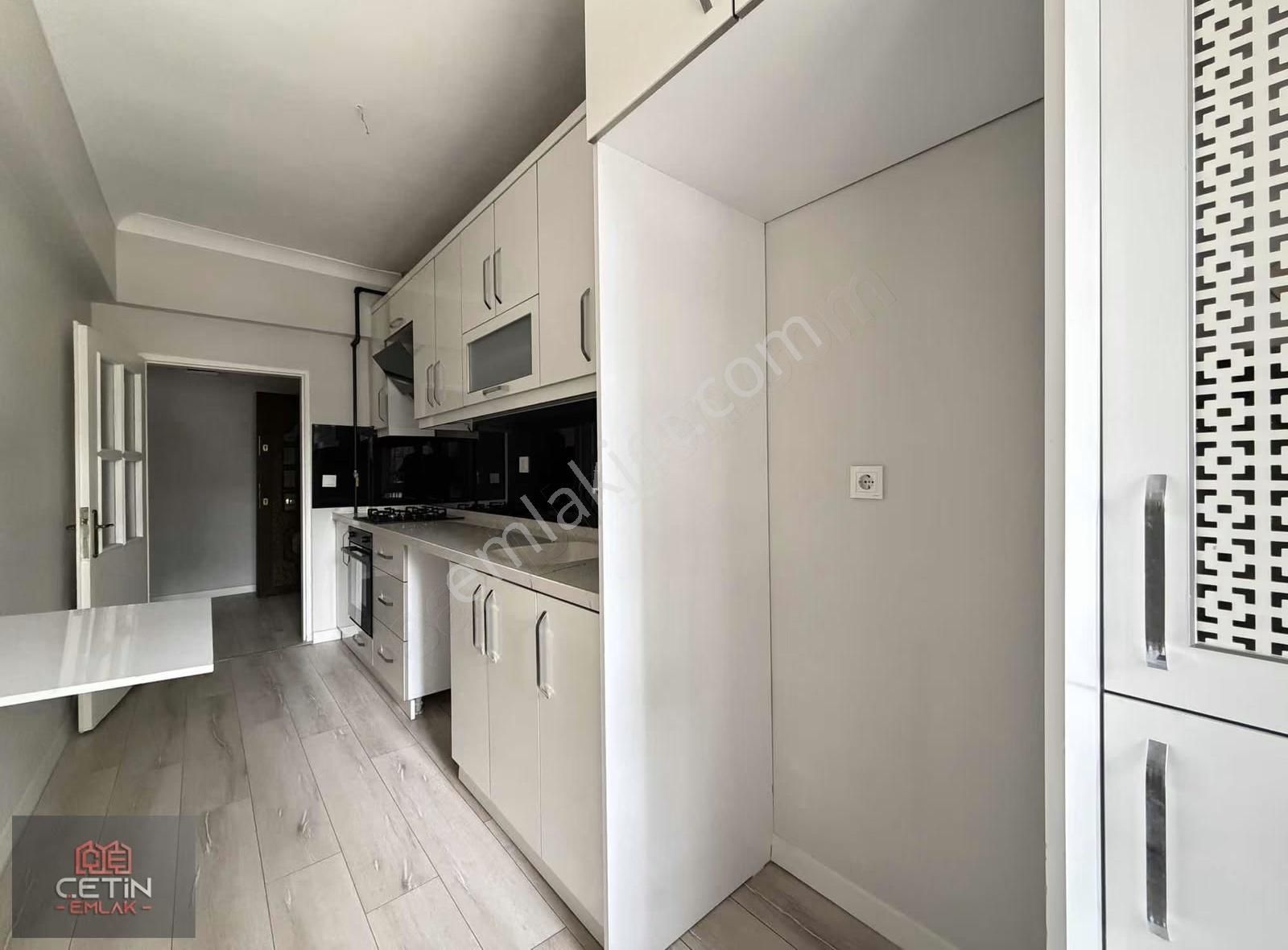 Çetin Emlak' Fatih Mah.içi Yapılı 1 Balkonlu Giriş Kat 3+1 Daire - Görsel 5