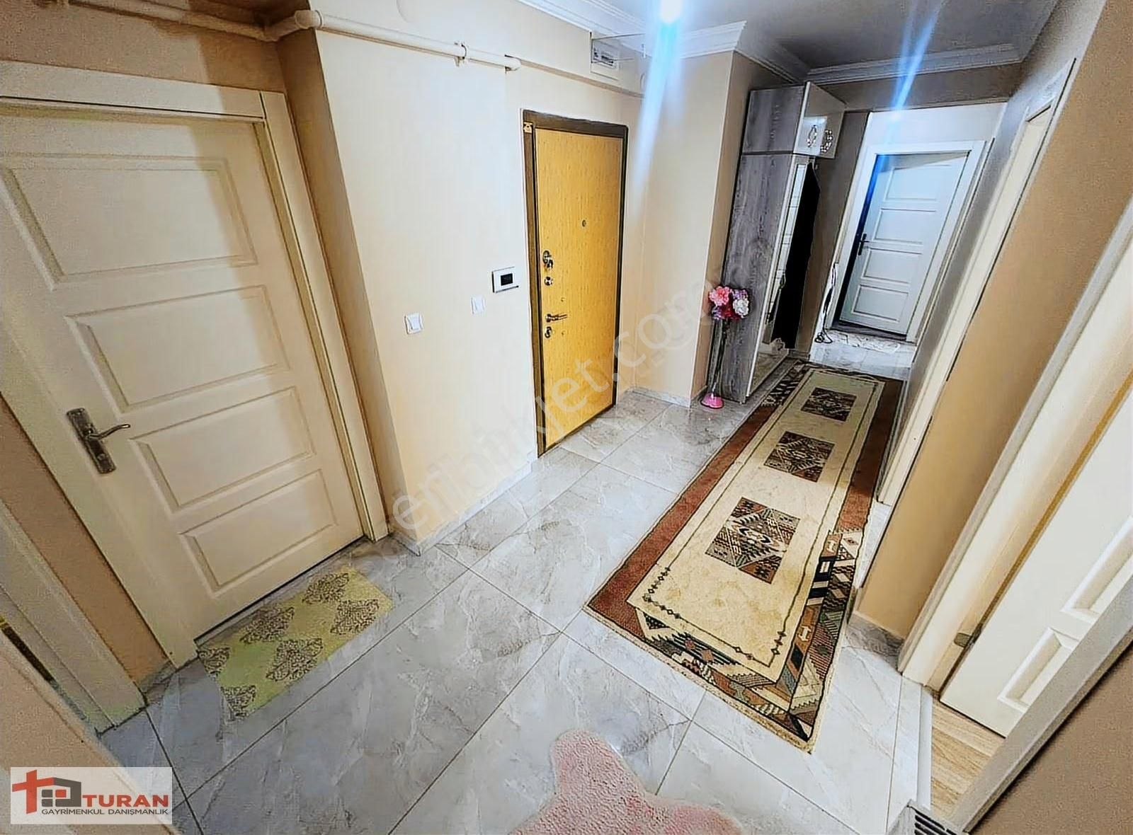 Turan'dan Selim Cd. Üzerinde & Göbek Yakını İskanlı Arakat 3+1*