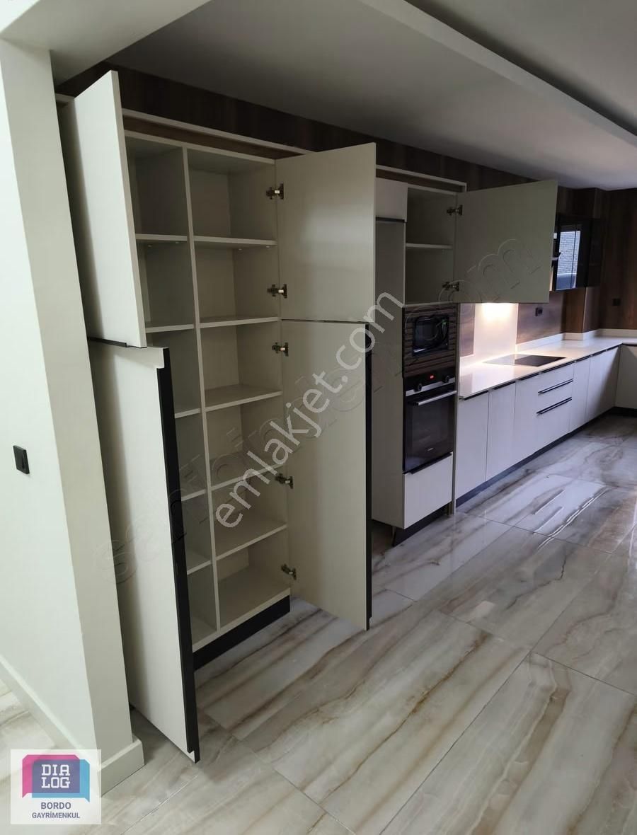 Bordo Modernde 7/24 Güv. Sitede 4,5+1 Boş Satılık Daire - Görsel 15
