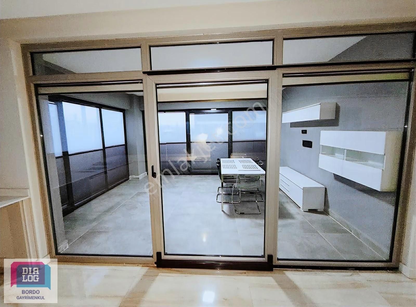 Bordo Modernde 7/24 Güv. Sitede 4,5+1 Boş Satılık Daire - Görsel 4