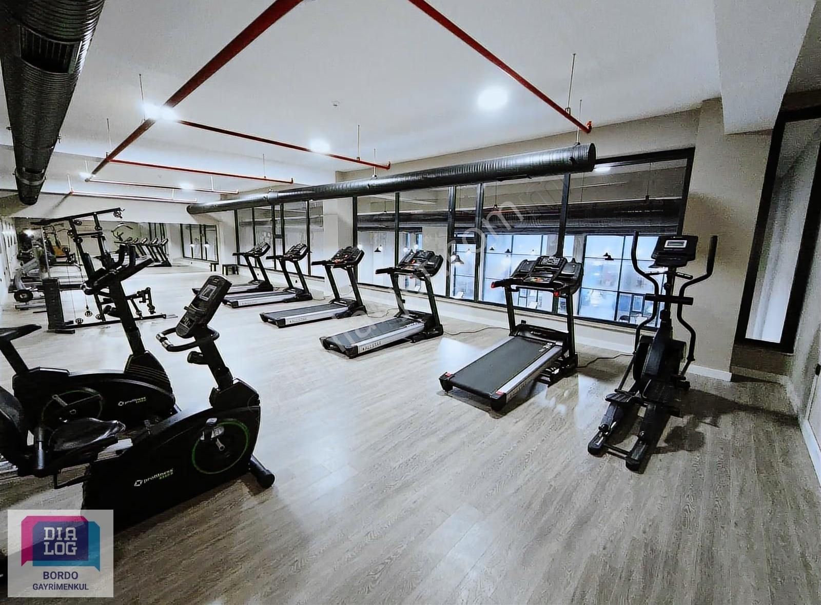 Bordo Modernde 7/24 Güv. Sitede 4,5+1 Boş Satılık Daire - Görsel 2