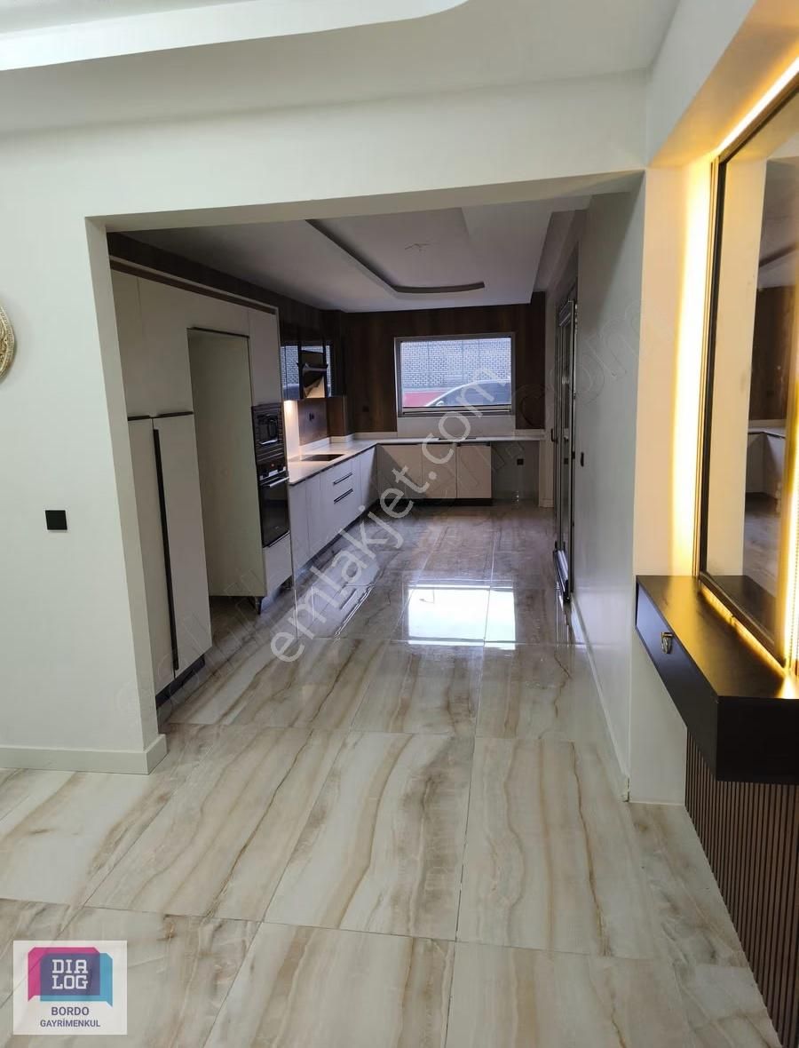 Bordo Modernde 7/24 Güv. Sitede 4,5+1 Boş Satılık Daire - Görsel 10