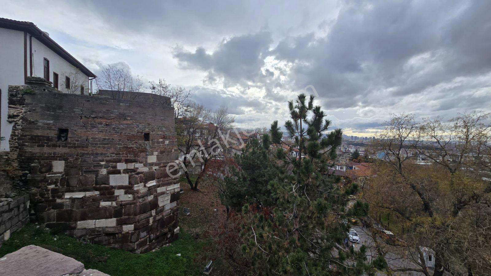Ankara Kalesi İçinde Büyük Hisarlı Bahçeli Satılık Tarihi Köşk - Görsel 6