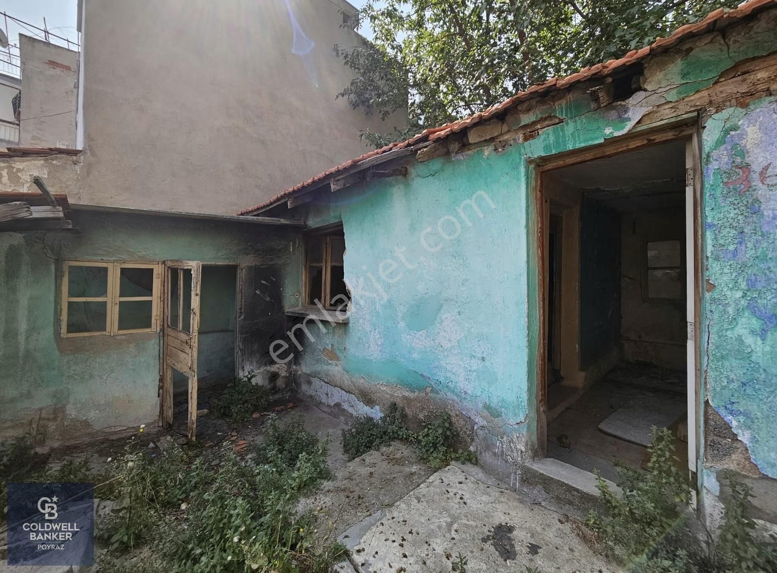 Konak 26 Ağustos Mah. Satılık 10 Katlı İmar Alanında 179 M2 Arsa