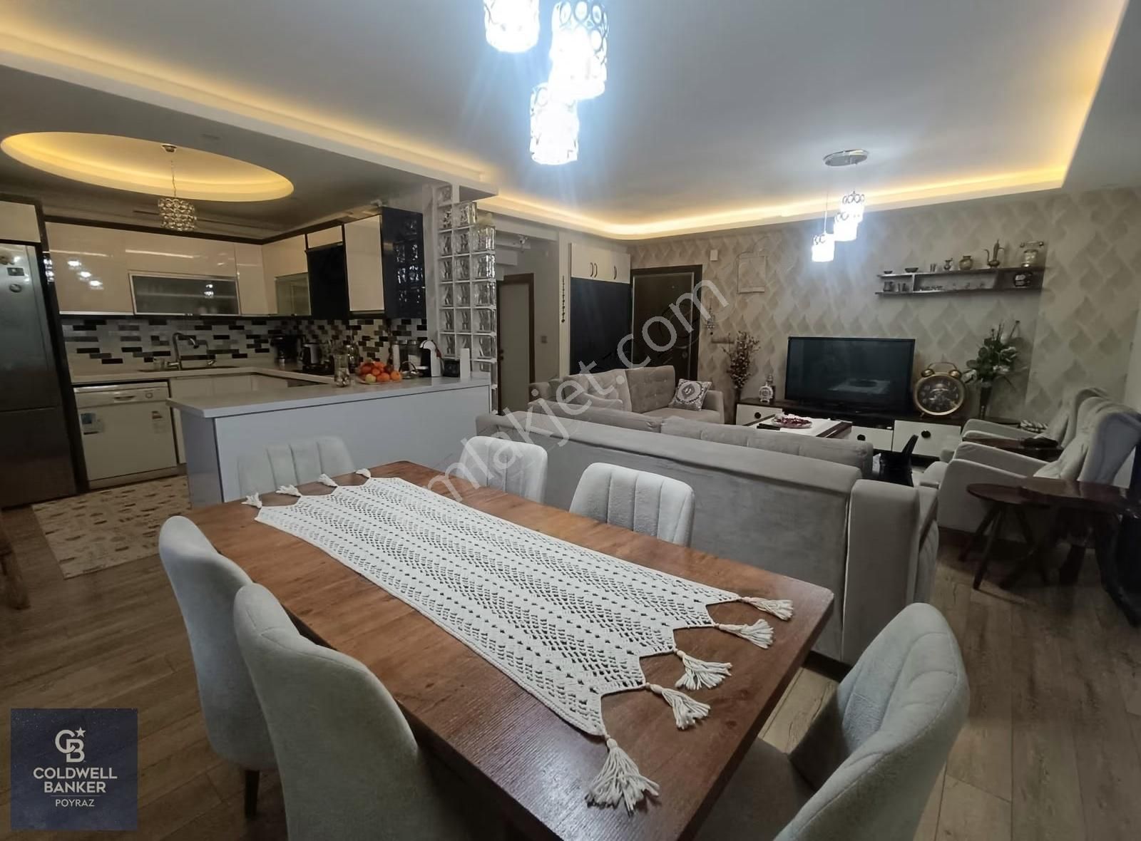Menderes Coldwell Banker Poyraz'dan Geniş Kullanışlı 4+1 Villa