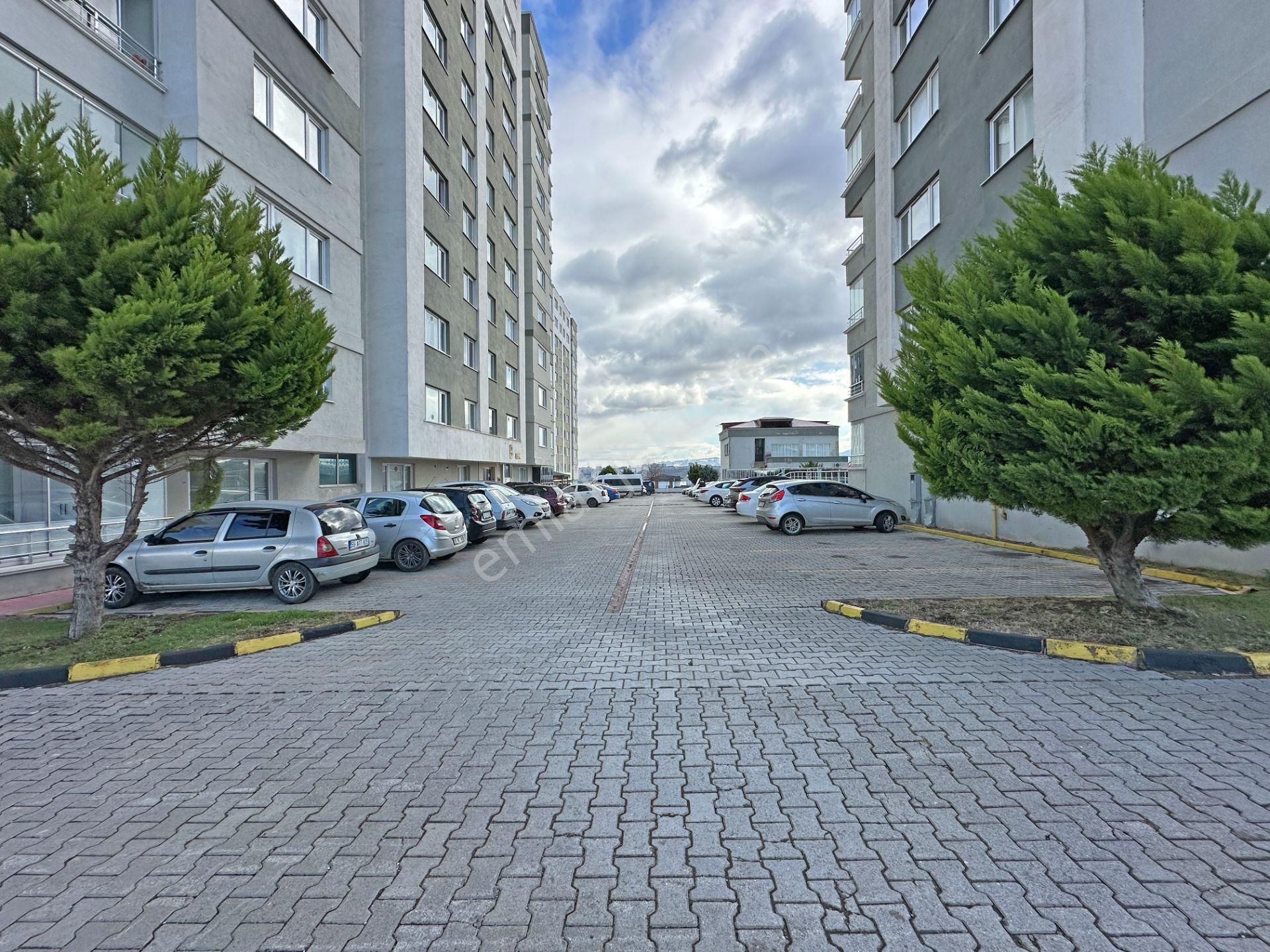 Panorama Evlerinde Havuz Manzaralı 3+1 Fırsat Daire - Görsel 5