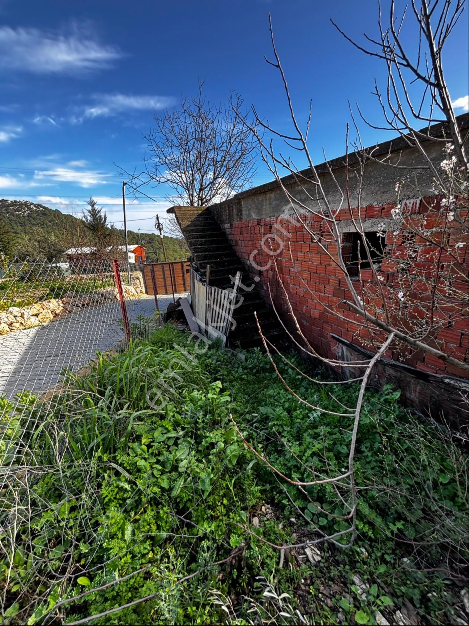 Yatırımlık Arsa+ev Manzaralı - Görsel 2