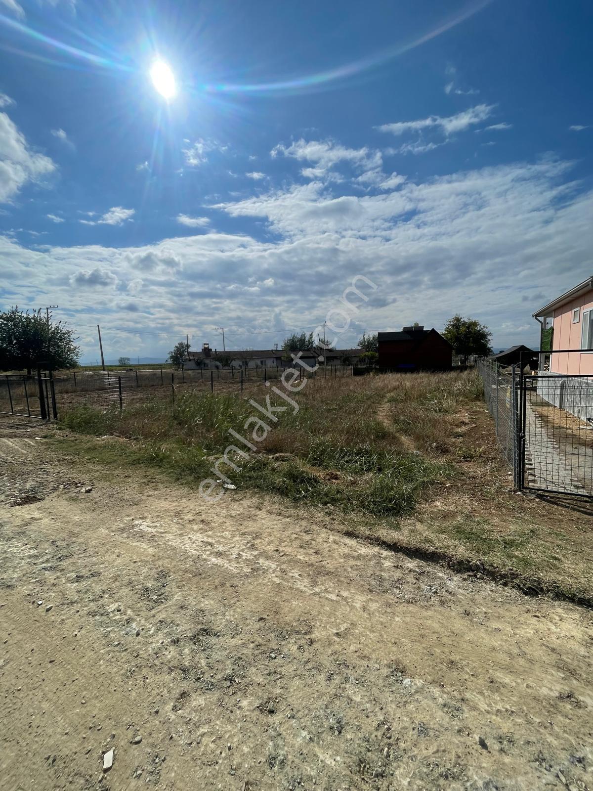 Yenişehir Havaalanına Yakın 400 M2 İmarlı Arsa