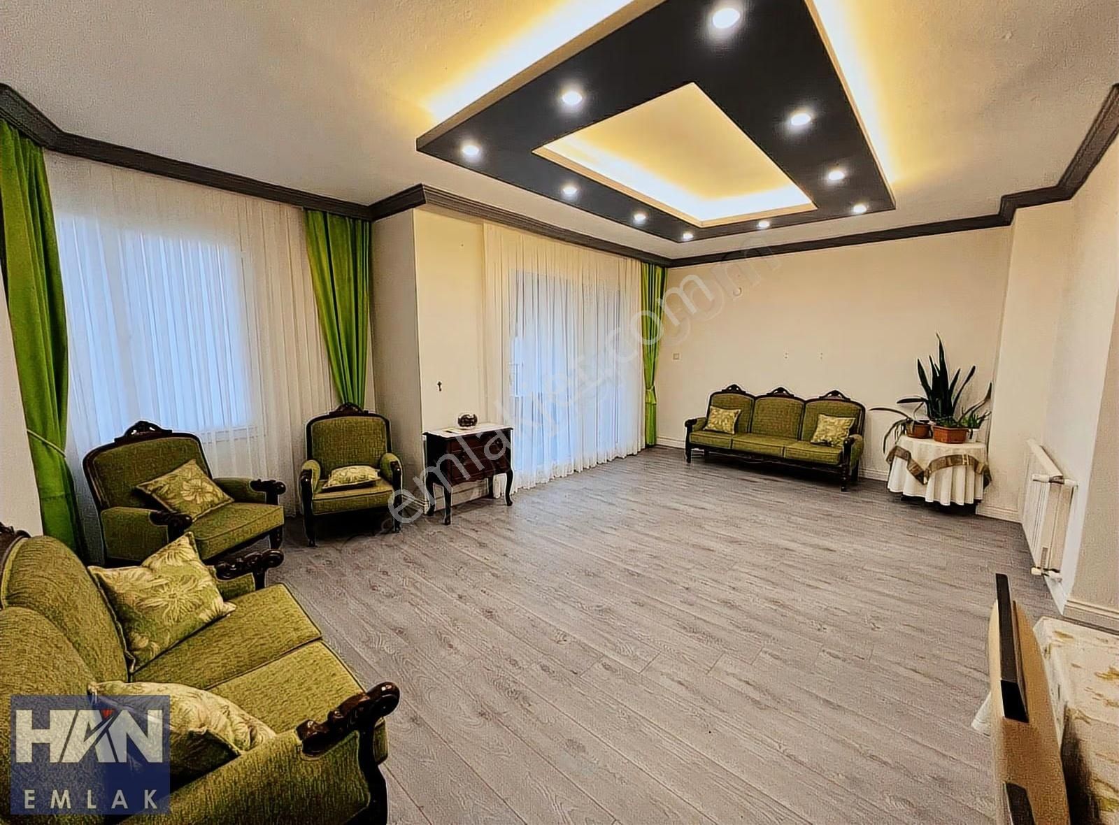 Han Emlak'tan Viranşehir'de Deniz Manzaralı D.gazlı Yapılı 3+1