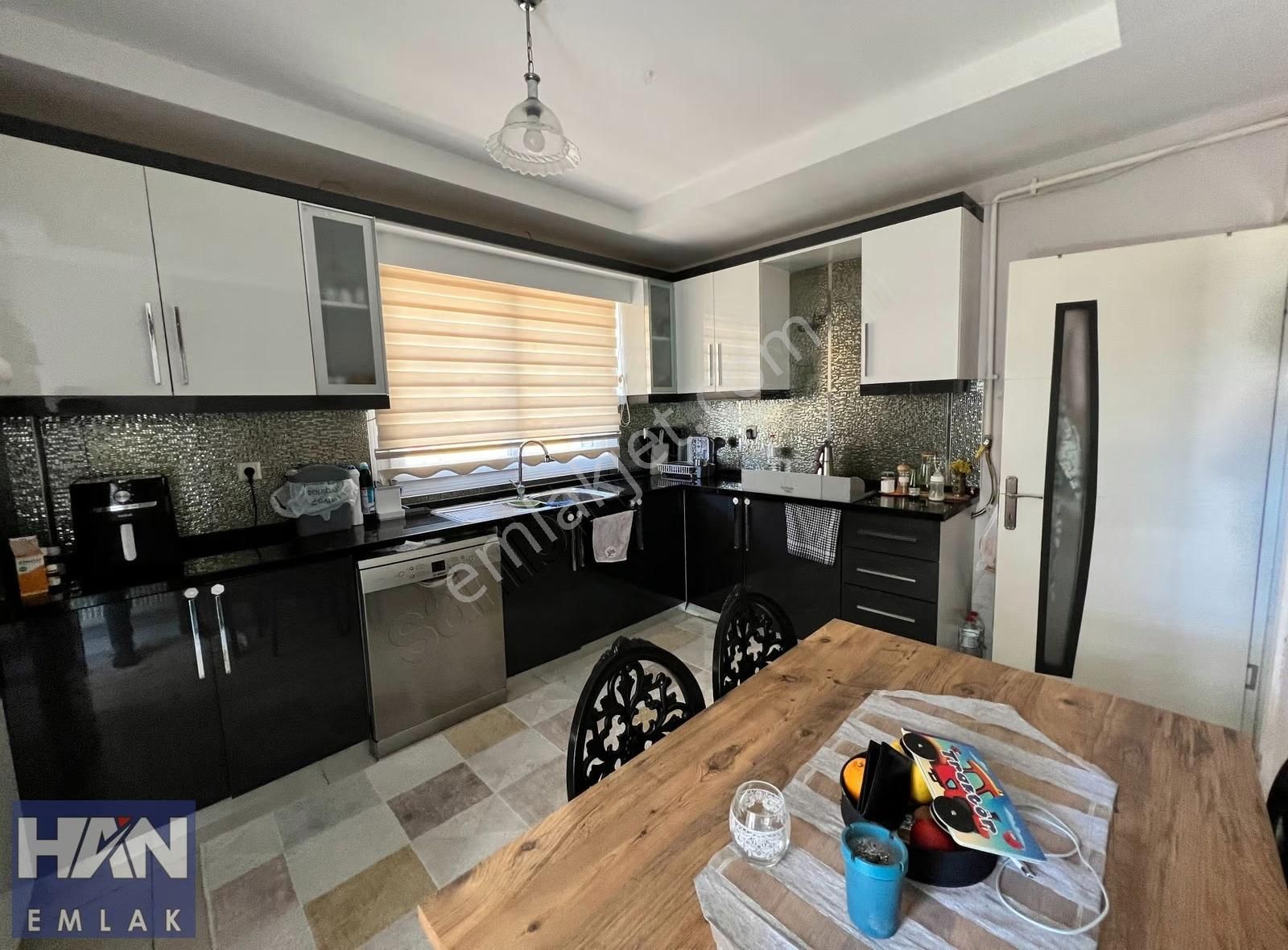 Han Emlak'tan Masrafsız Site İçi Jeneratörlü Satılık 3+1 Daire - Görsel 11