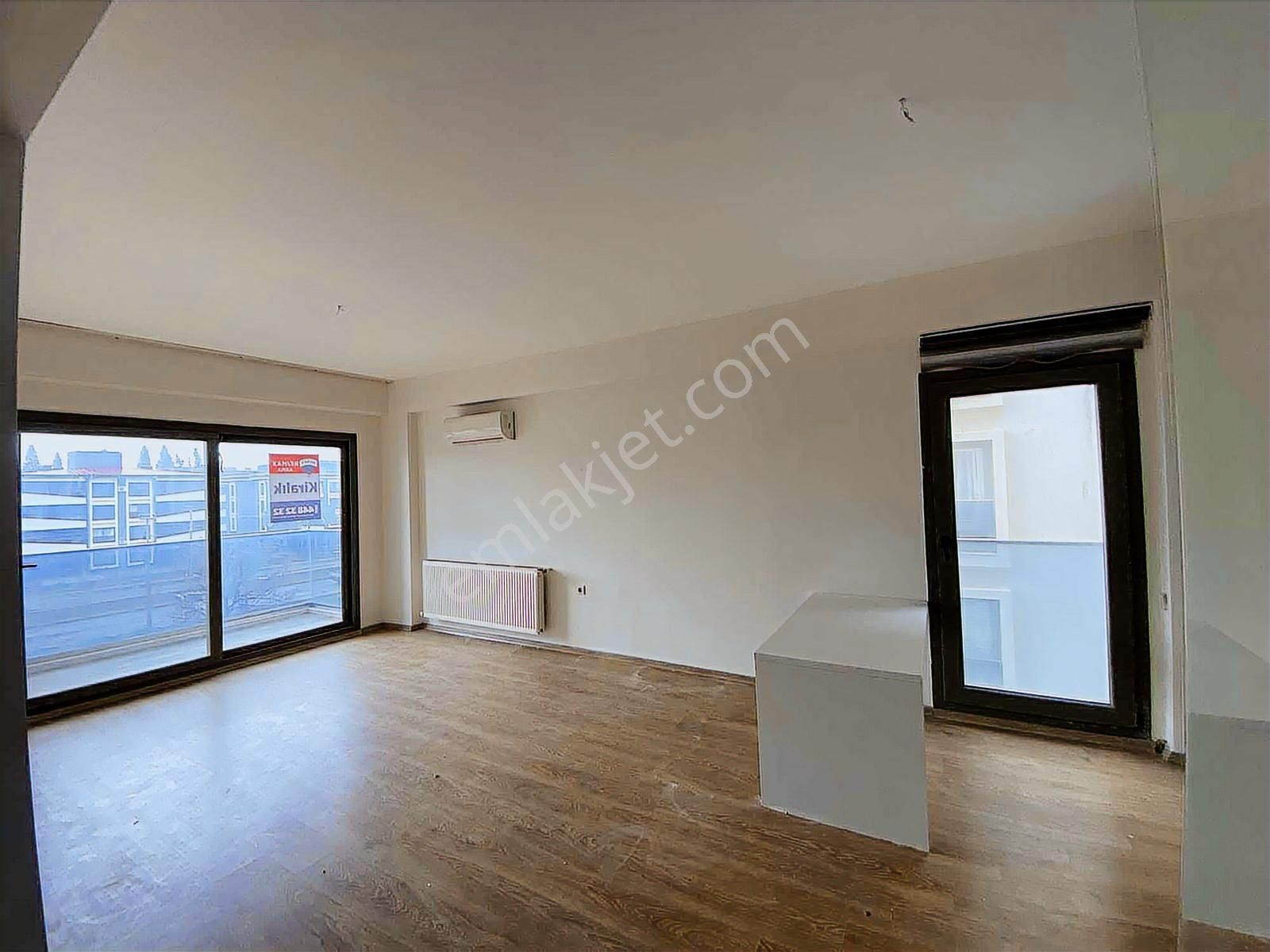 Torbalı Yedieylül Mah Havuzlu Sitede Kiralık 1+1 Ara Kat Daire - Görsel 11