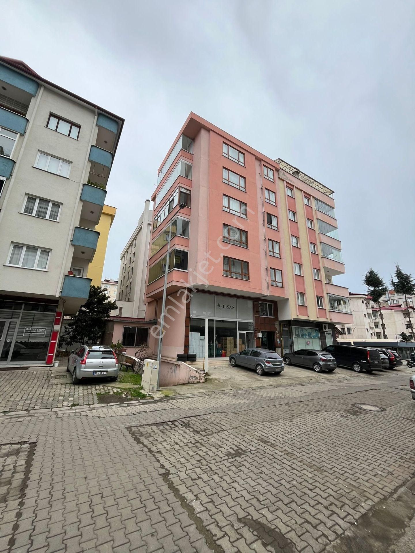 Söğütlü Masrafsız Ana Caddede 3+1 Satılık - Görsel 5