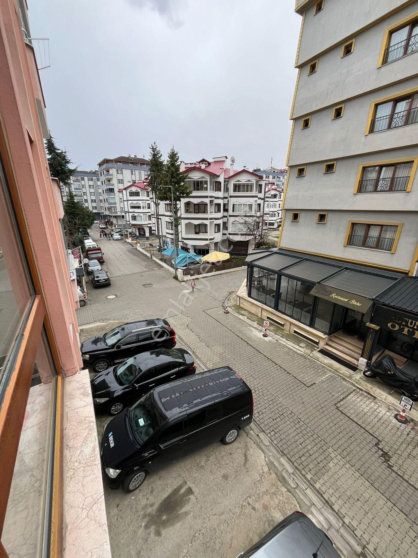 Söğütlü Masrafsız Ana Caddede 3+1 Satılık - Görsel 11