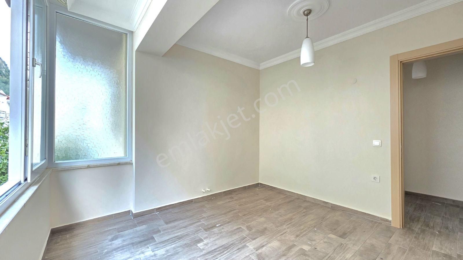 Fethiye Taşyaka'da Kiralık 2+1 95m2 Ara Kat Daire - Görsel 14