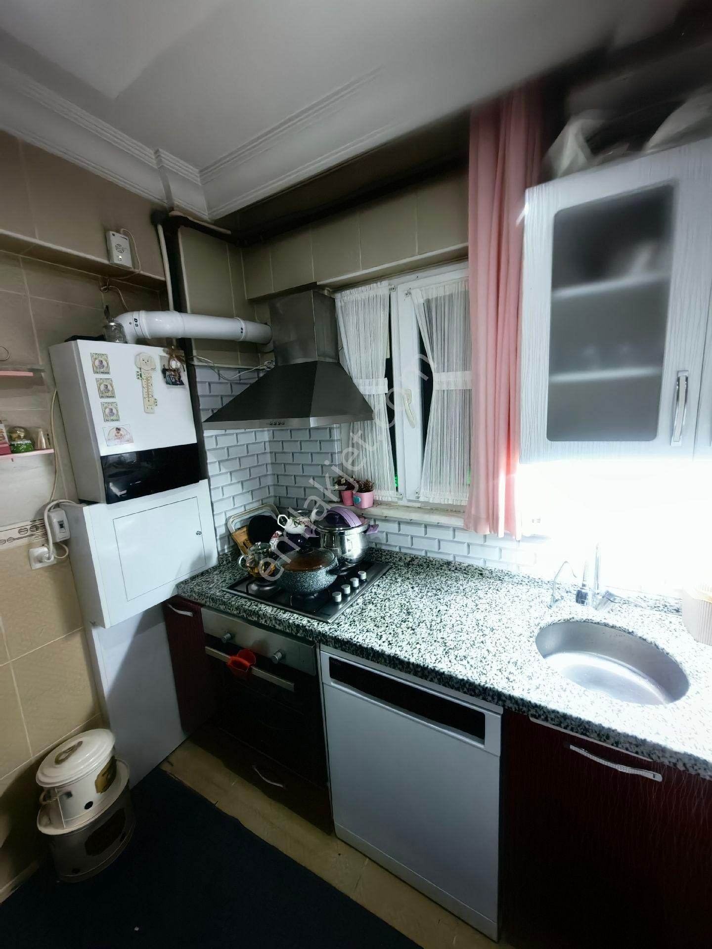 Şehrin Kalbinde Müstak Tadinda Geniş Bahçeli & Keyif Verandalı 2+1 Bahce Kati - Görsel 3