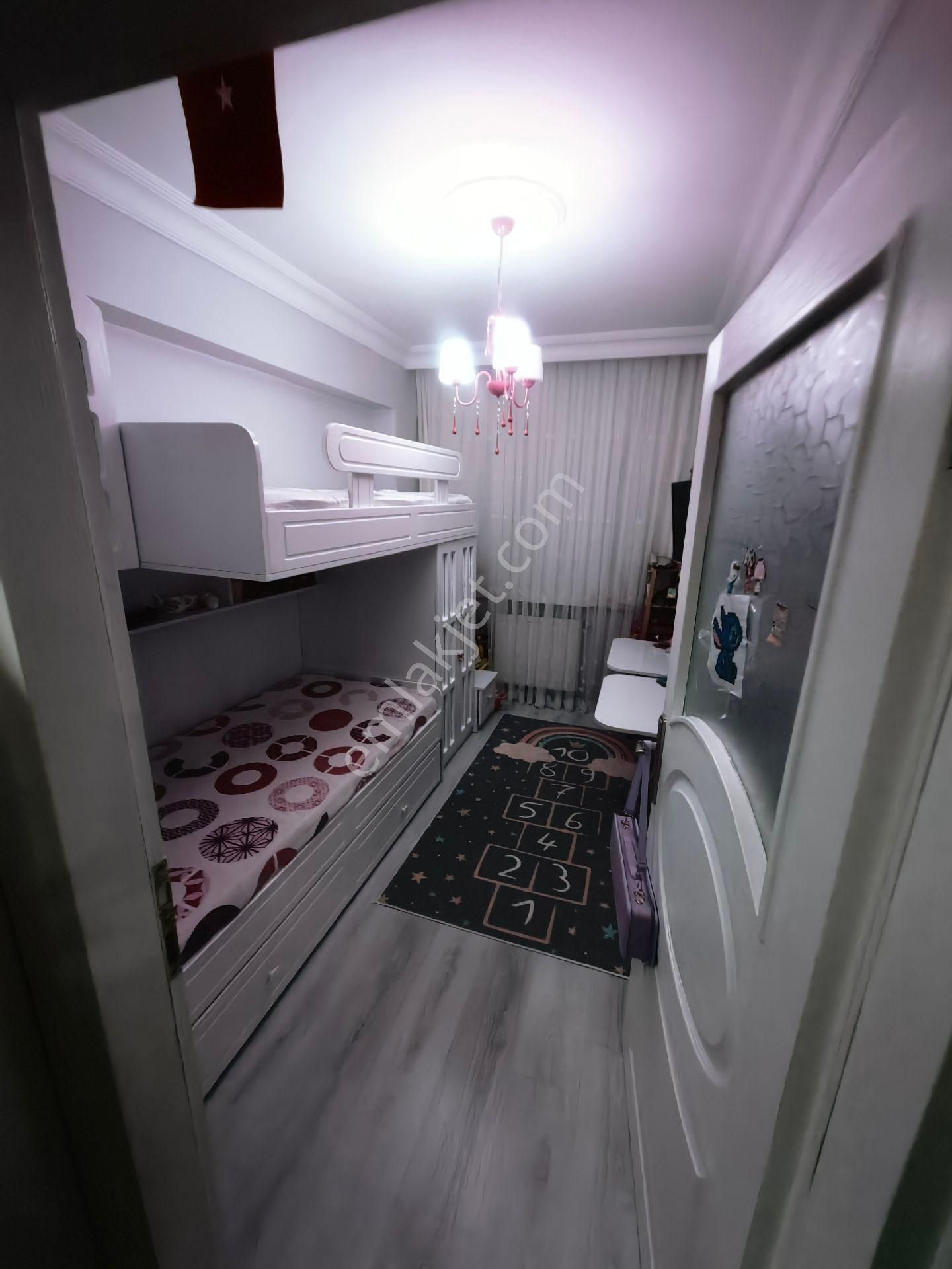 Şehrin Kalbinde Müstak Tadinda Geniş Bahçeli & Keyif Verandalı 2+1 Bahce Kati - Görsel 9