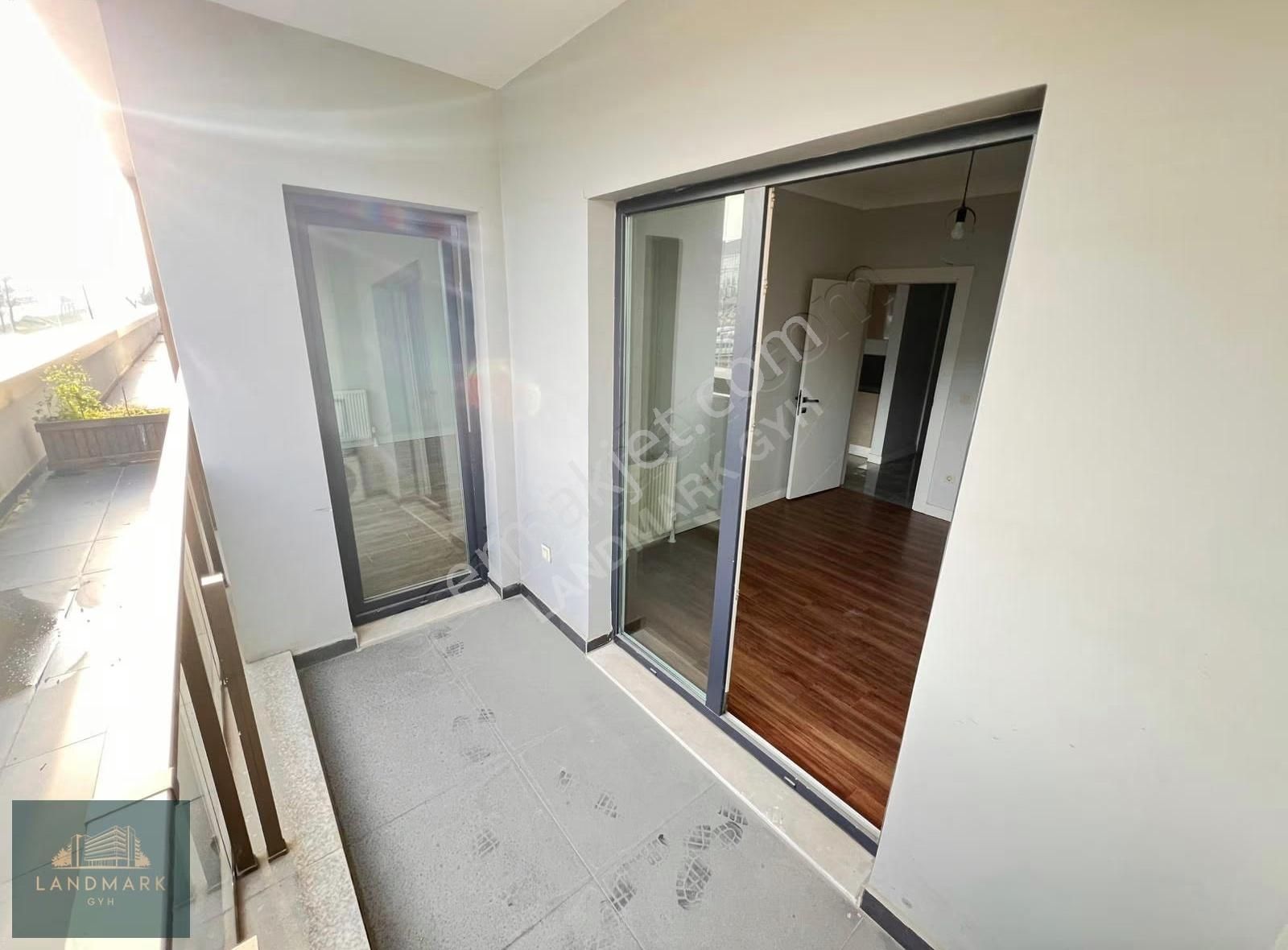 Tuzla Şahsuvaroğlu Ambiyans'da Kiralık 1+1 Daire - Görsel 17