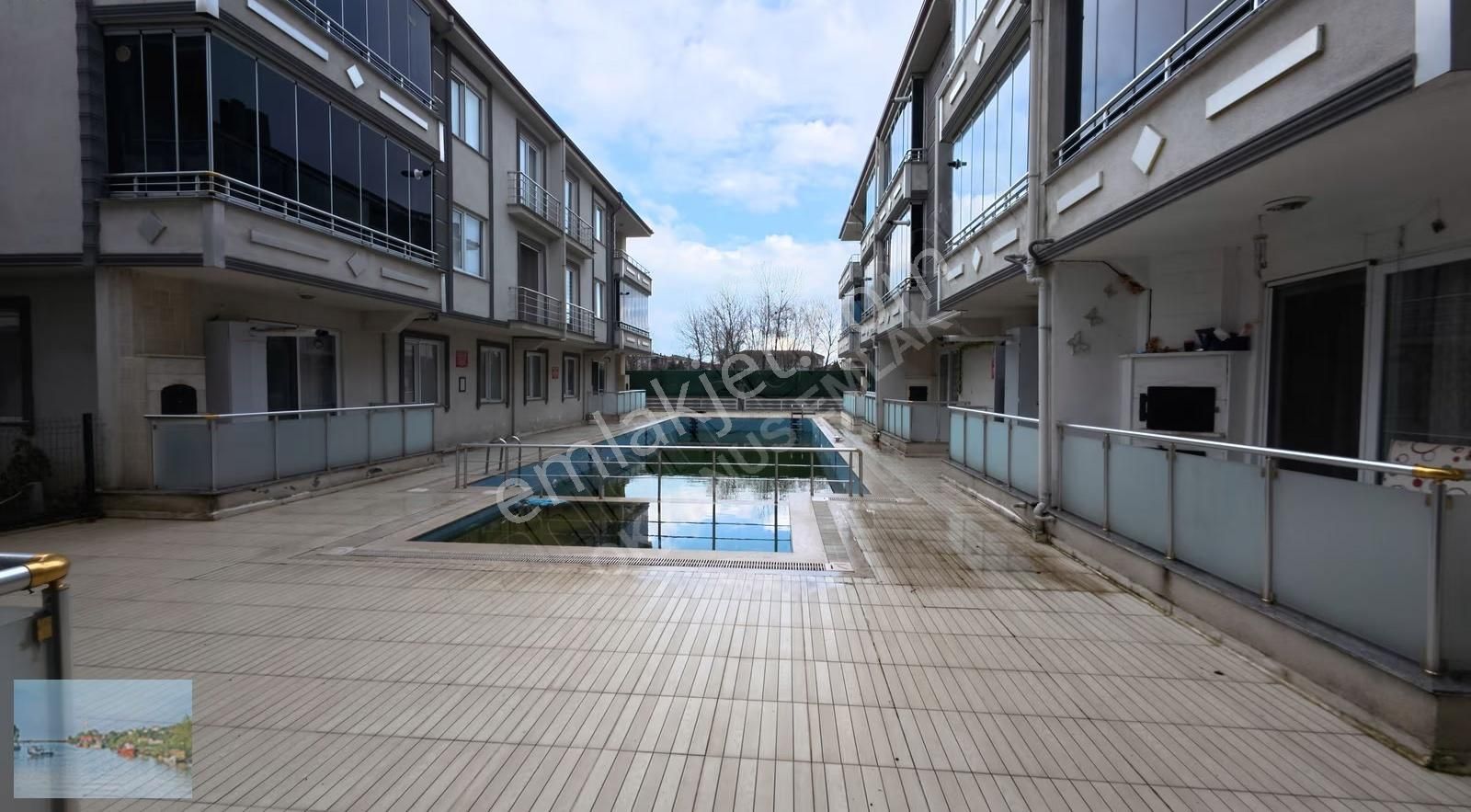 Karasu Havuzlu Sitede Satılık 1+1 Eşyalı Daire - Fırsatı! - Görsel 31