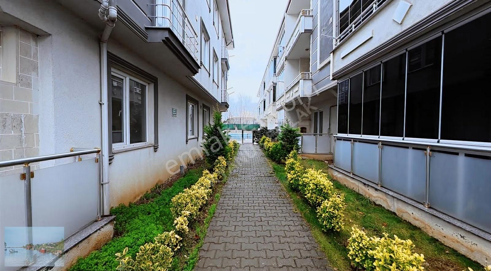Karasu Havuzlu Sitede Satılık 1+1 Eşyalı Daire - Fırsatı! - Görsel 26