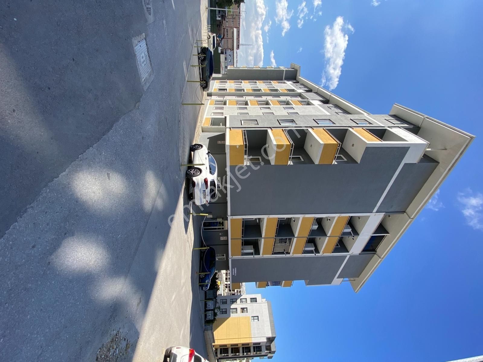 Cb Level'dan Kapalı Otopark Arakat Kiralık 2+1 Eşyalı Daire