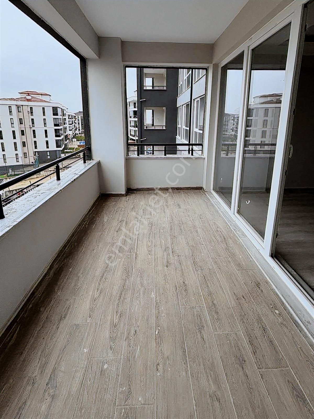 Umut Evleri Nev Sitesi'nde Amerikan Mutfaklı 2+0 Sıfır Daireler - Görsel 5