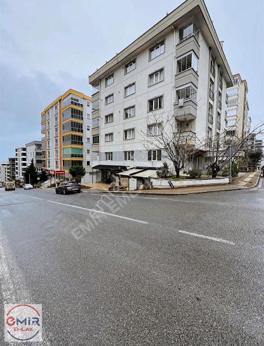 Satılık 240 M2 Dükkan-işyeri-depo
