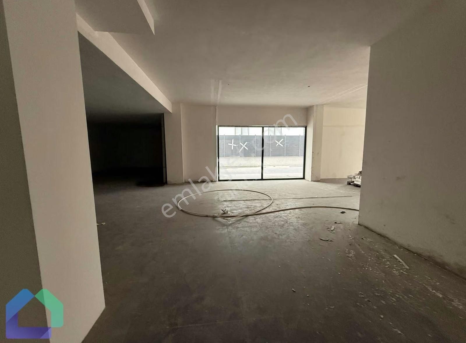 Camlıca Camii Hemen Yanında 470 M² Satılık Dükkan - Görsel 18