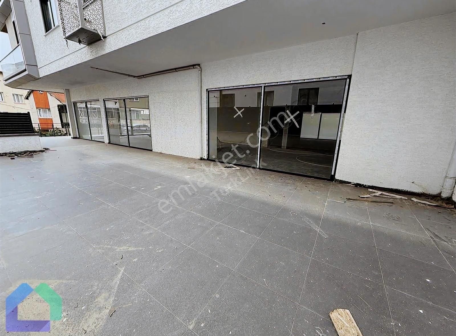 Camlıca Camii Hemen Yanında 470 M² Satılık Dükkan - Görsel 12