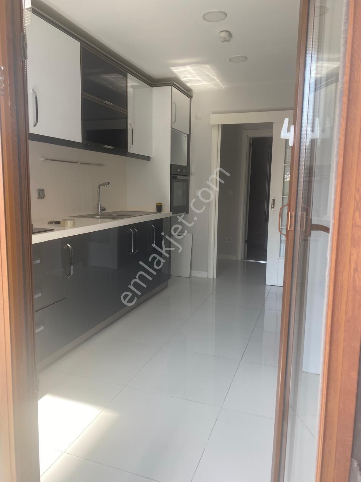 Büşra Gayrimenkulden Lüx Daire 3+1 Kat3 Site İçinde 145m2 Ebeveyin Banyolu Giyinme Odalı - Görsel 23