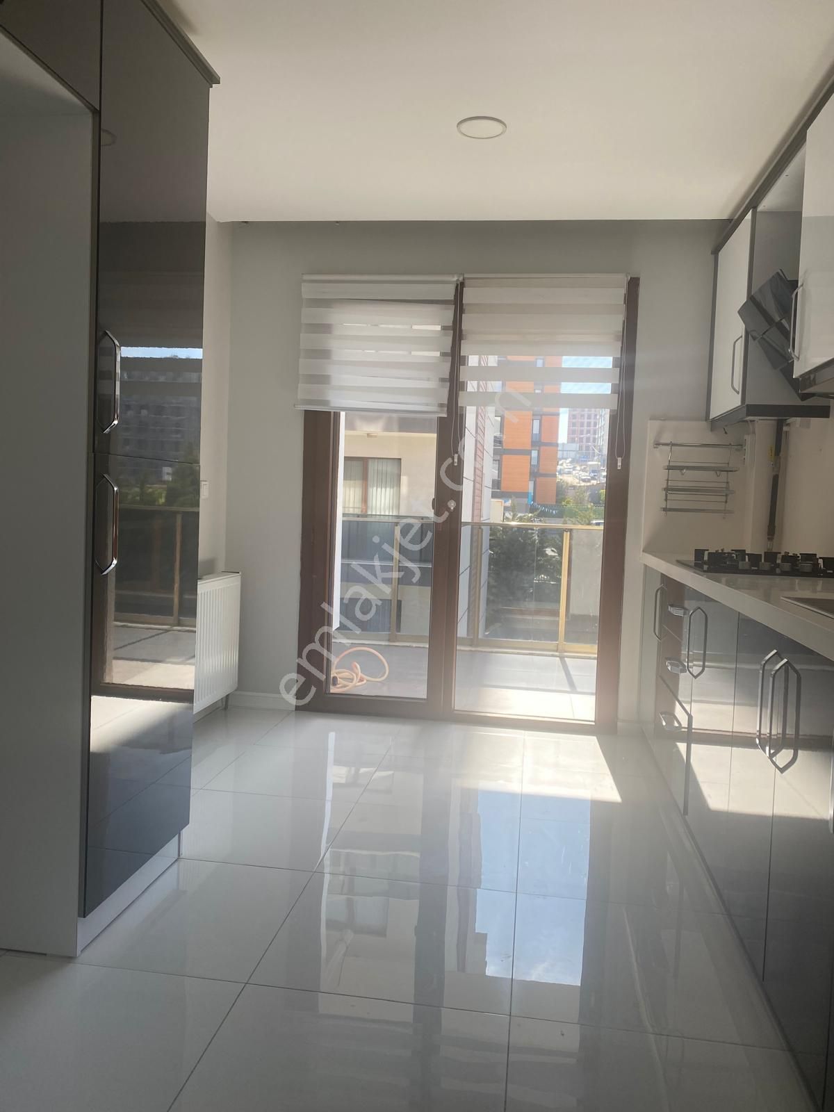 Büşra Gayrimenkulden Lüx Daire 3+1 Kat3 Site İçinde 145m2 Ebeveyin Banyolu Giyinme Odalı - Görsel 24