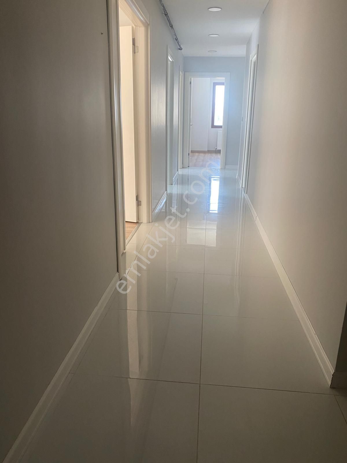 Büşra Gayrimenkulden Lüx Daire 3+1 Kat3 Site İçinde 145m2 Ebeveyin Banyolu Giyinme Odalı - Görsel 22