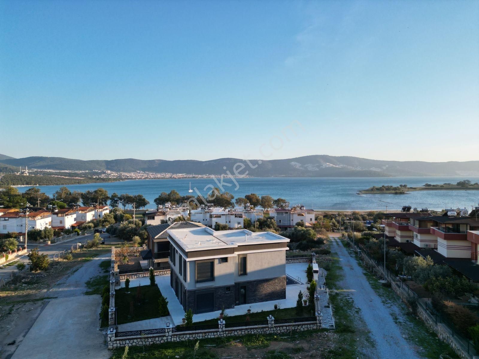 Akbükte Deniz Manzaralı Lüks 4+1 Müstakil Villa - Görsel 28