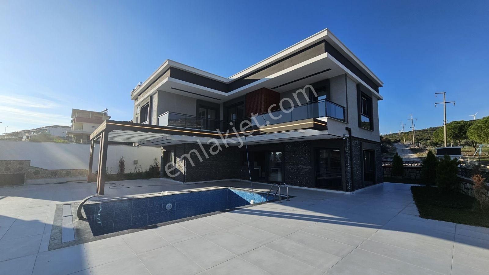 Akbükte Deniz Manzaralı Lüks 4+1 Müstakil Villa - Görsel 8