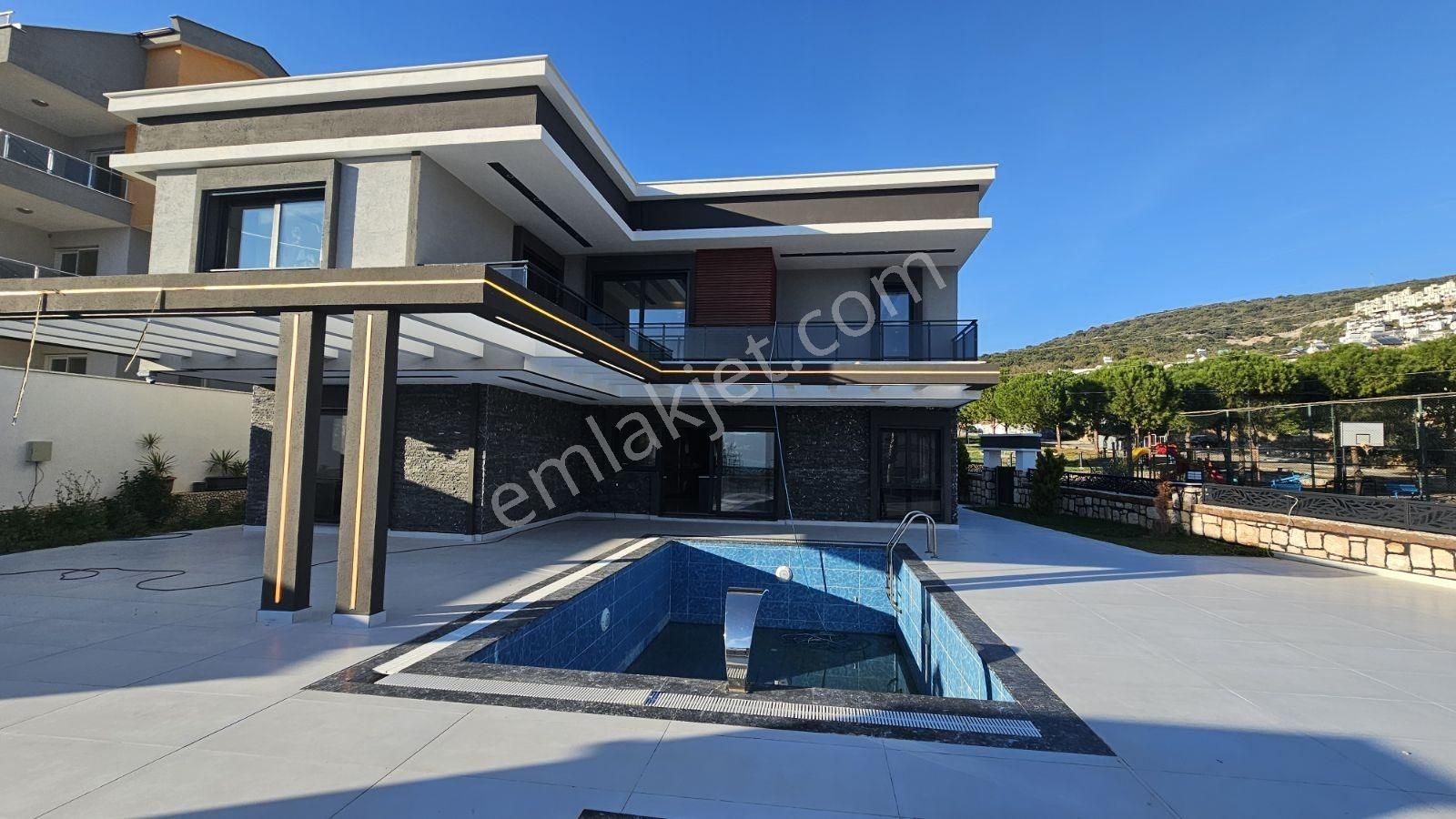Akbükte Deniz Manzaralı Lüks 4+1 Müstakil Villa - Görsel 6