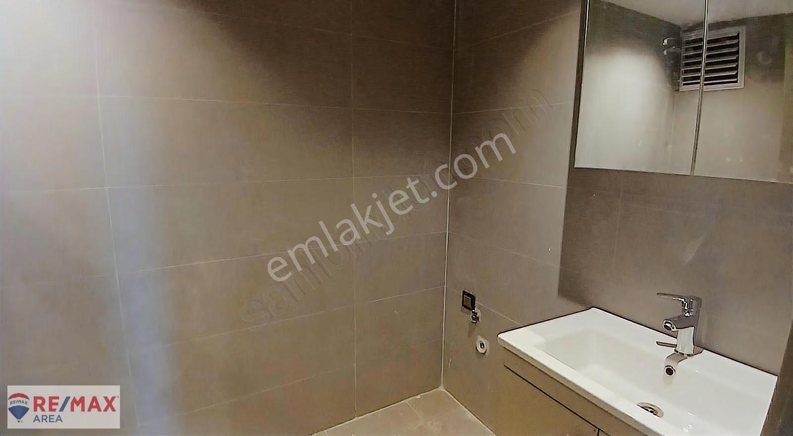 Remax Area Nilüfer Kayapa Kızılcık Mahallesi Kiralık 3+1 Daire - Görsel 8