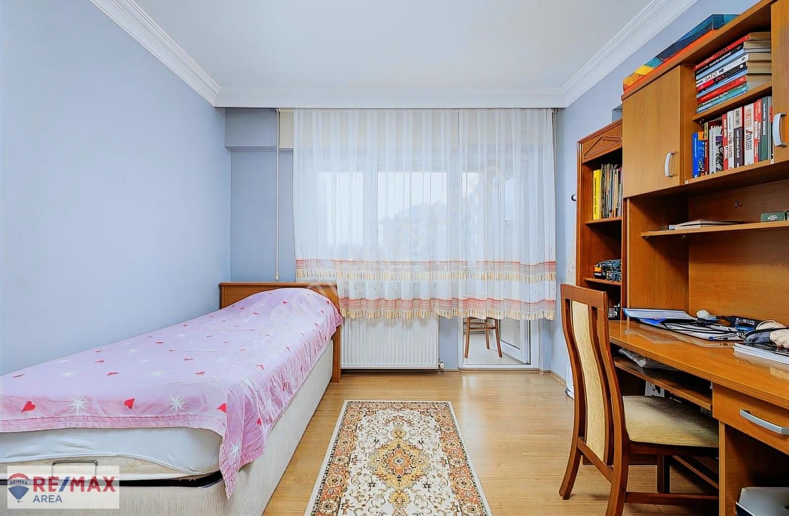 Remax Area Dan Demirci De Satılık 3+1 Geniş Köşe Daire - Görsel 4