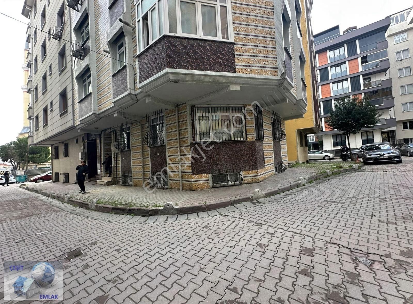 Çeşit Emlak Mahmutbey Cad Yakını 2009 Yapımı 1+1 65m2 Kiralık - Görsel 25