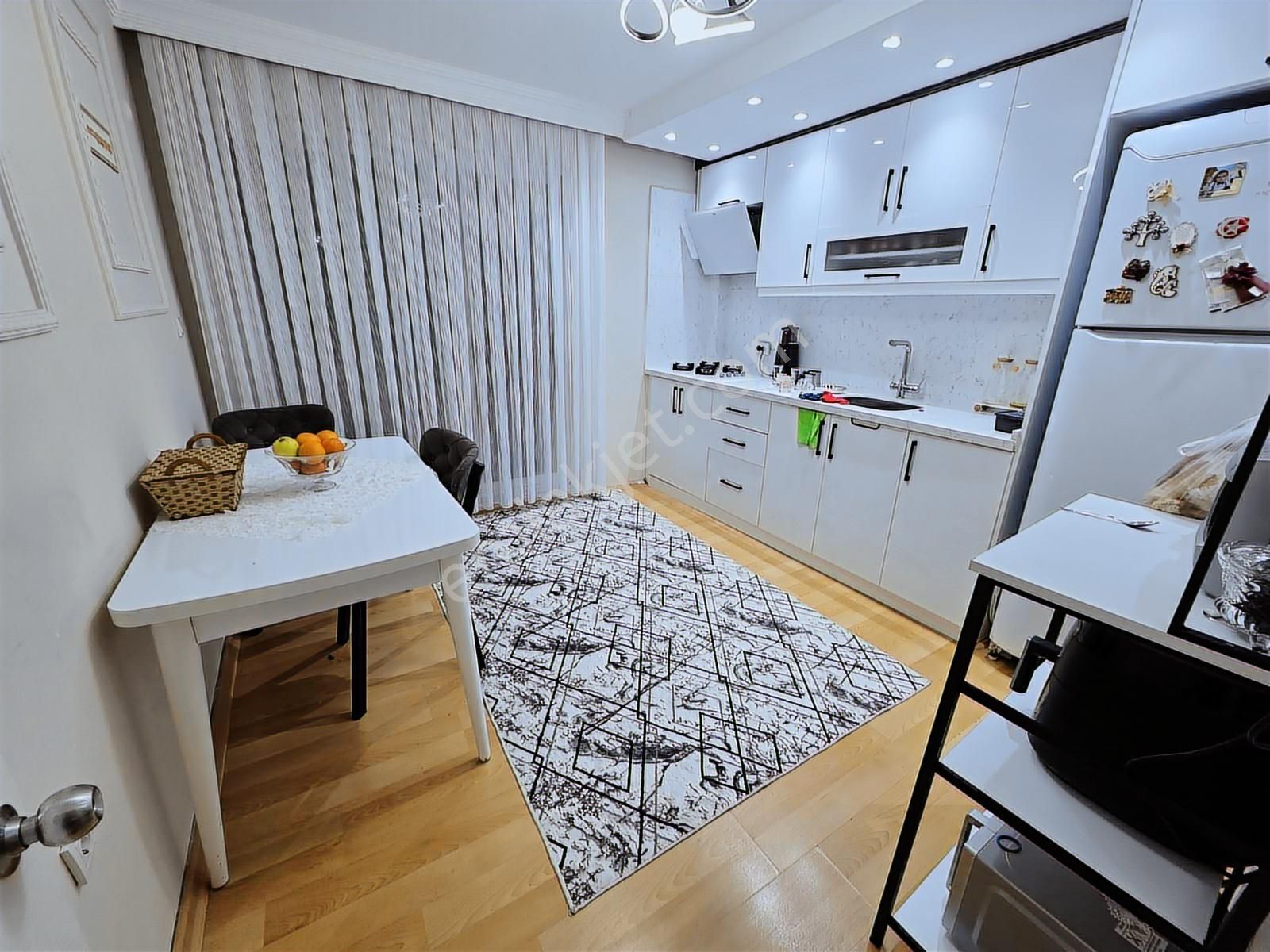 Mimar Emlak'tan Satılık 2+1 Masrafsız Köşebaşı 100m² 4.kat Daire