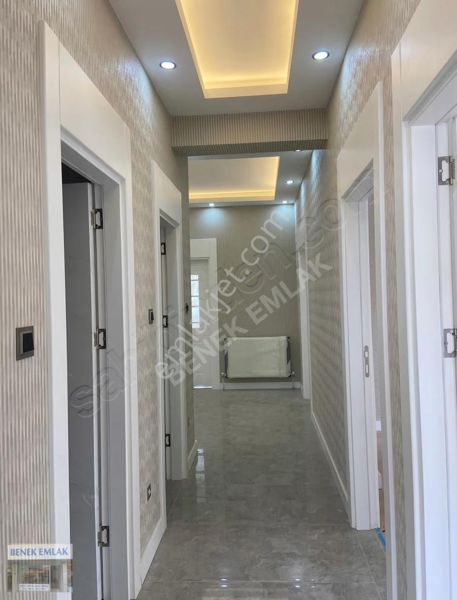 Şenevler'de Lüks Sıfır Daireler: 4+1, 200m², Site İçinde - Görsel 14