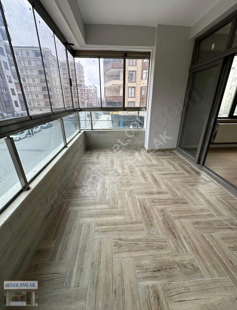 Şenevler'de Lüks Sıfır Daireler: 4+1, 200m², Site İçinde - Görsel 8