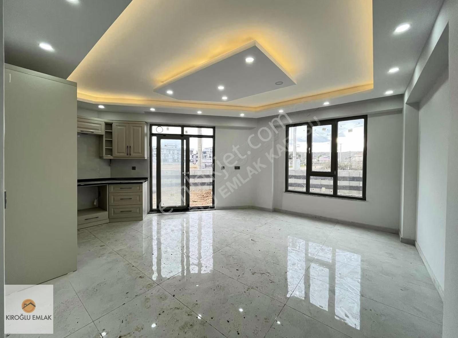 Karasuda Müstakil Yaşam-bahçe Kullanımlı 2+1 Sıfır Satılık Daire - Görsel 3