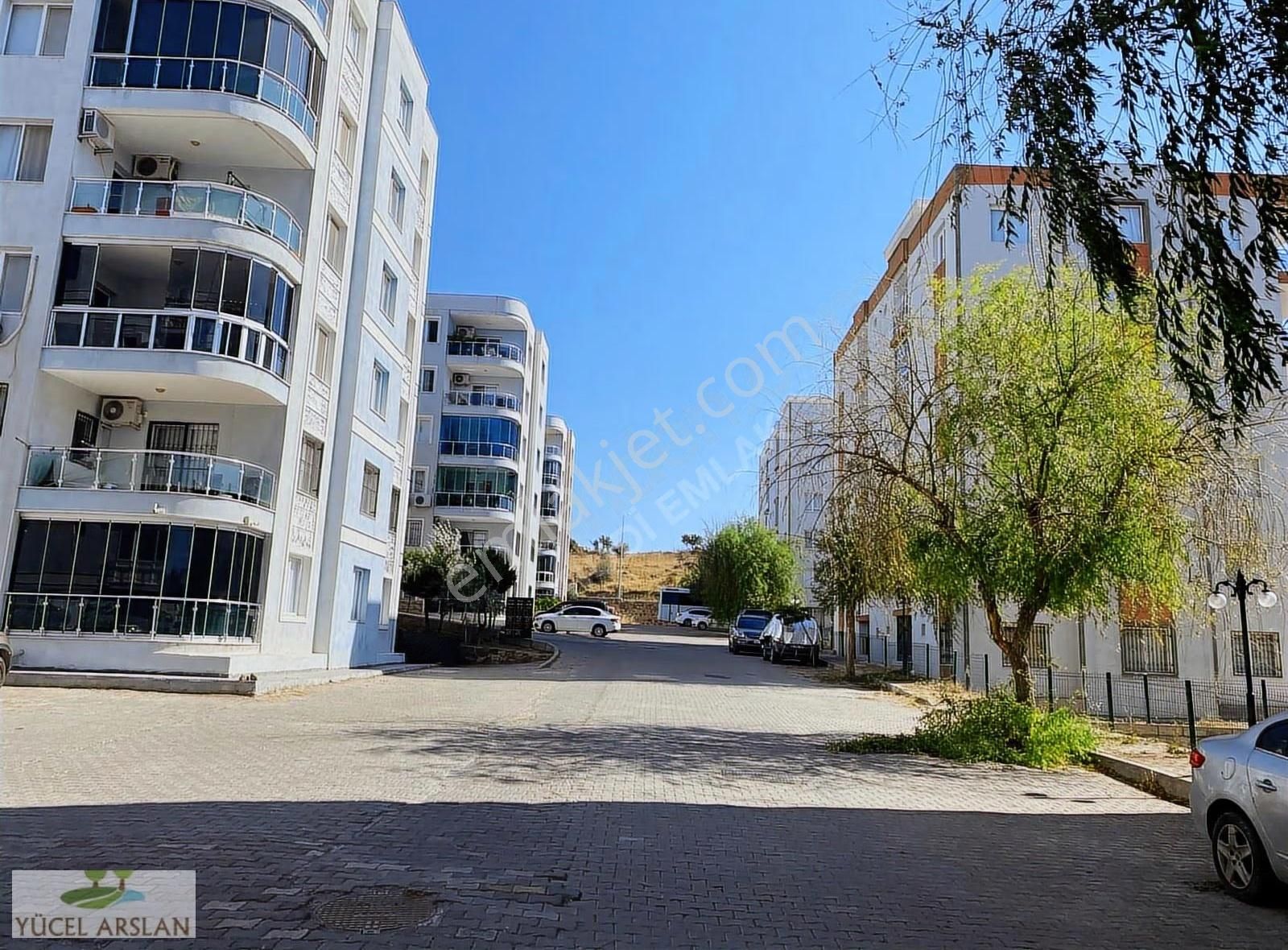 Çiğli İnönü Mah. Site İçinde Satılık 3+1 D.gazlı Asansörlü Daire