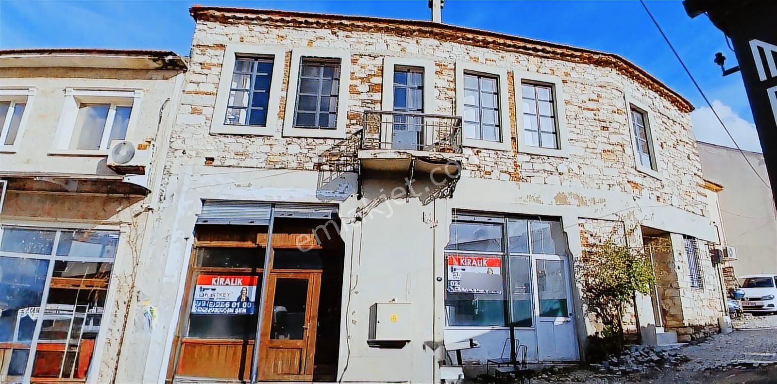 Urla Malgaca Pazarı'nda Taş Binada Kiralik İşyeri