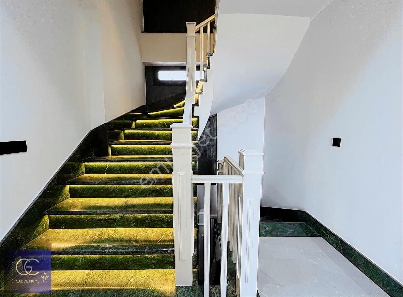 Cadde'den Tam Mustakil 5+1 Havuzlu Deniz Manzaralı Eşsiz Villa - Görsel 18