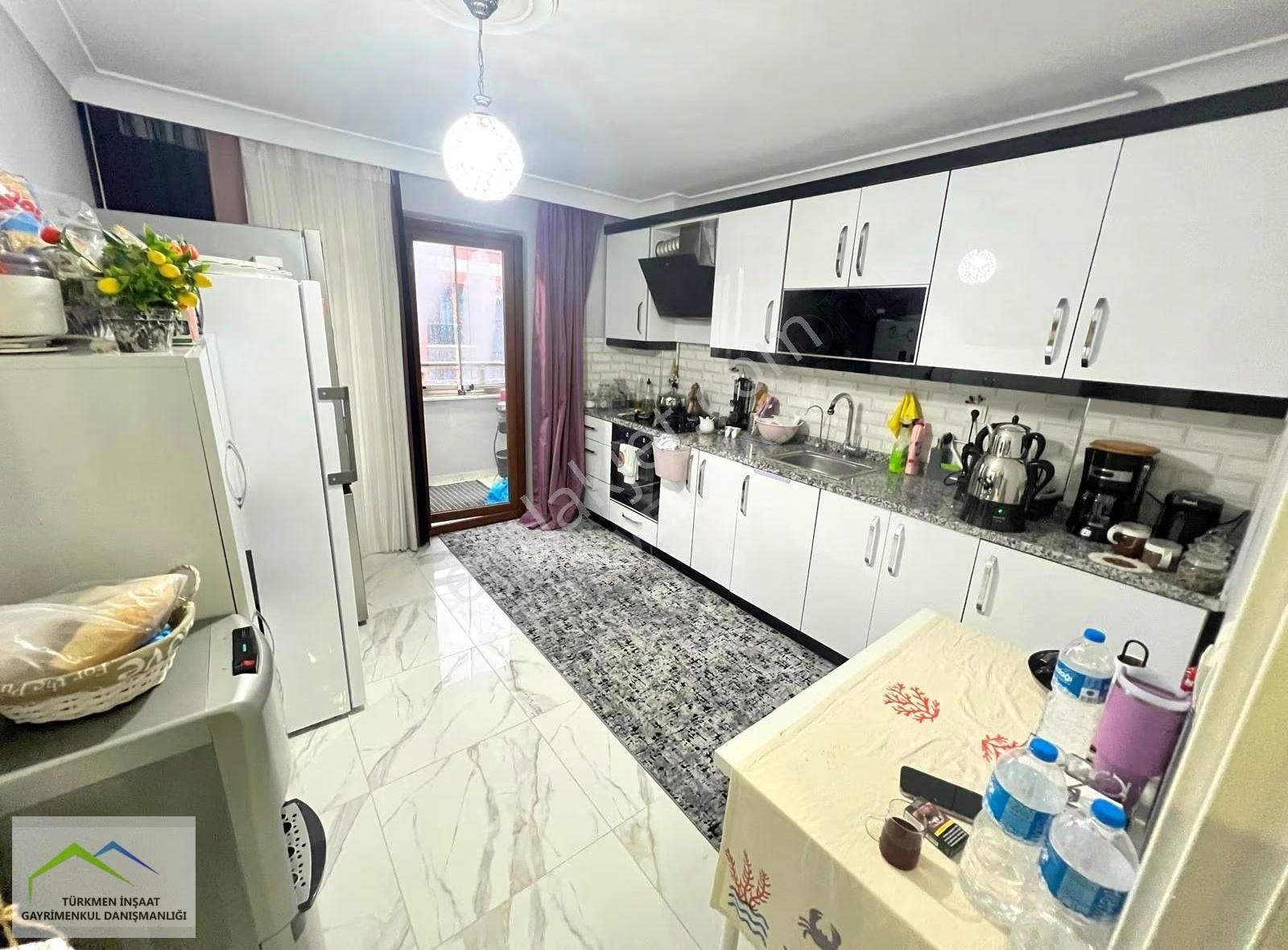 Türkmen Emlak'tan Satılık 2+1 Asansörlü Y.emre Mah.7 Yaşında