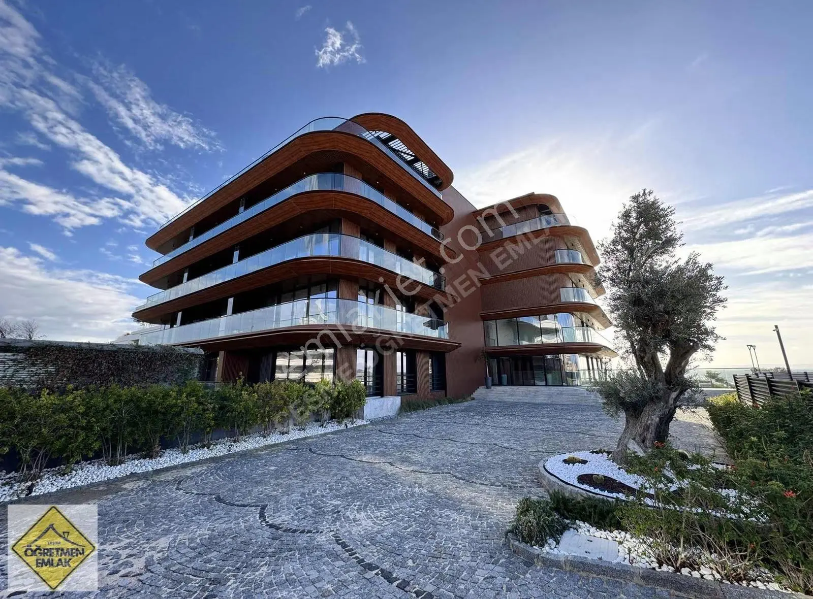 Çeşme Ayasaranda Ön Cephe Bahçe Katı Deniz Manzaralı Daire - Görsel 4