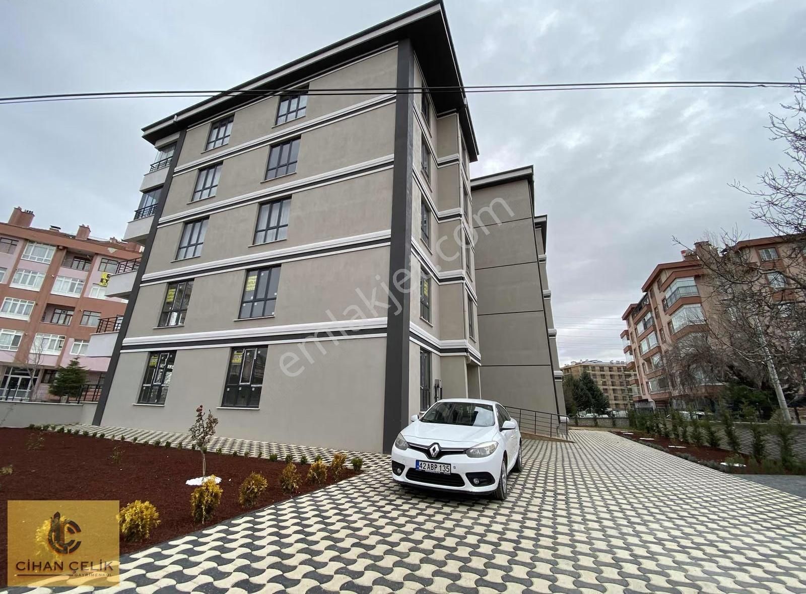 Gençosman Caddesi 2+1 Sıfır Lüx Daire