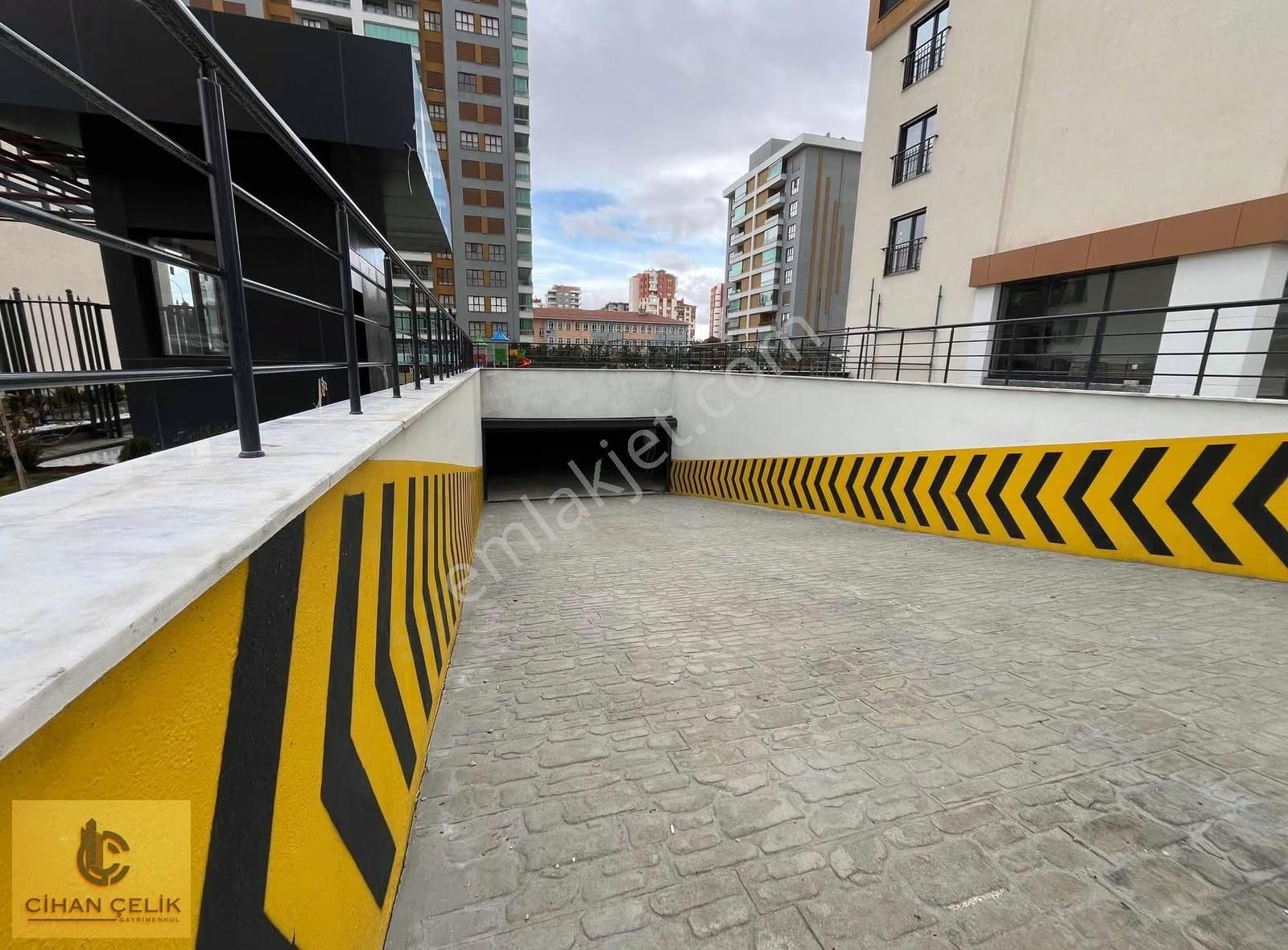 Pazartesi Tapu Şartı İle Sadece Nakit Şekertekke Caddesi 5+1 - Görsel 12