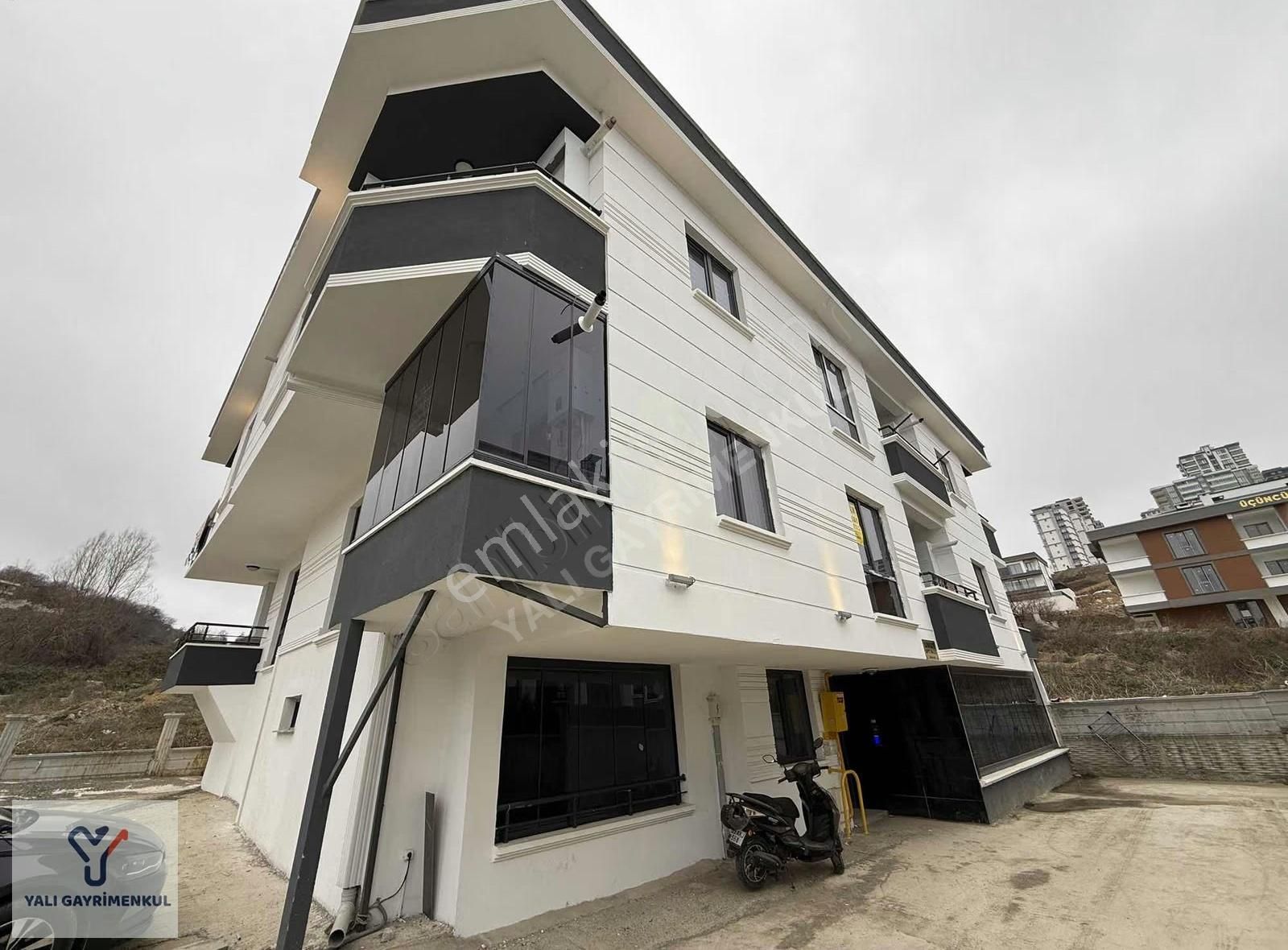 Yalı Gayrimenkul | 19 Mayıs Bulvarına Yakın Eşyalı 2+0 Daire