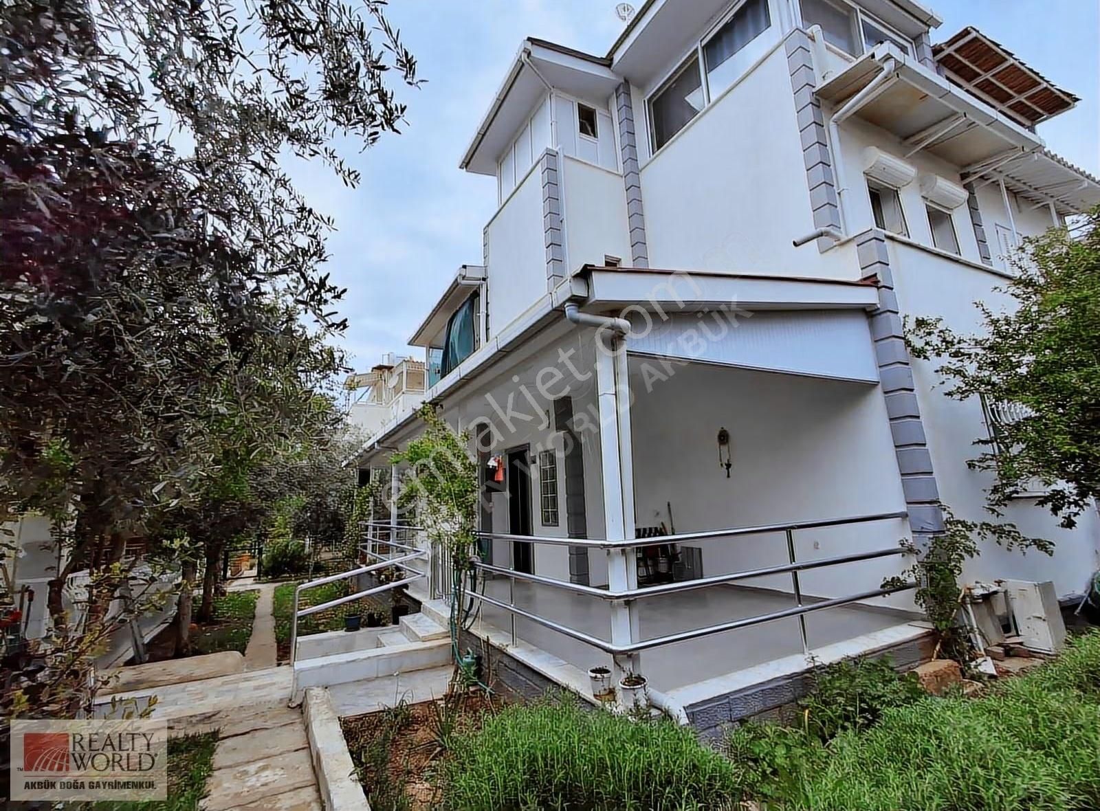 Didim Akbük Merkezi Konumda Satılık Villa